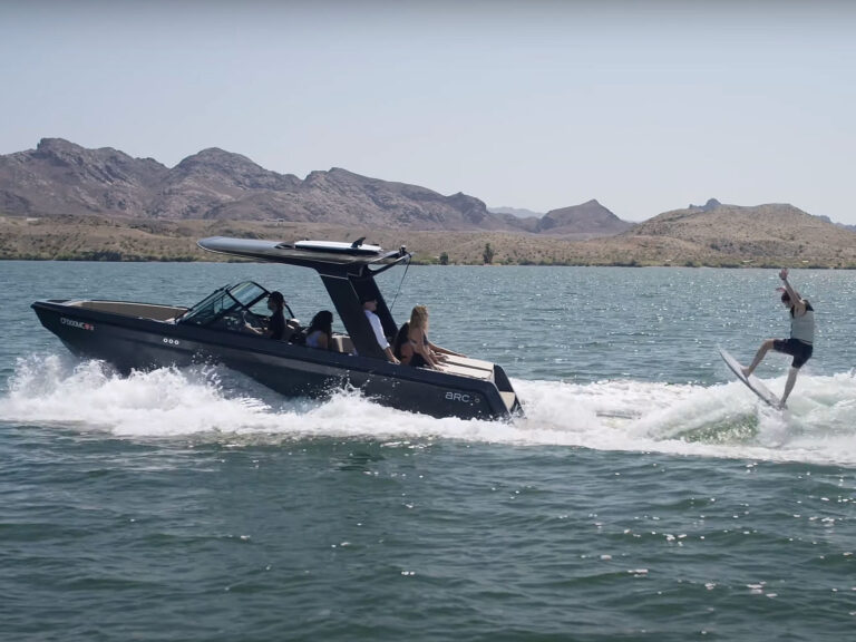 Arc Sport wakesurfing
